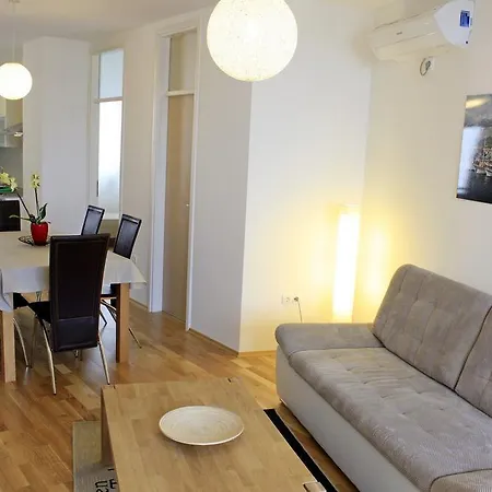 Apartament Xxxl *